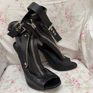 Stylish Black Leather Women's Shoes